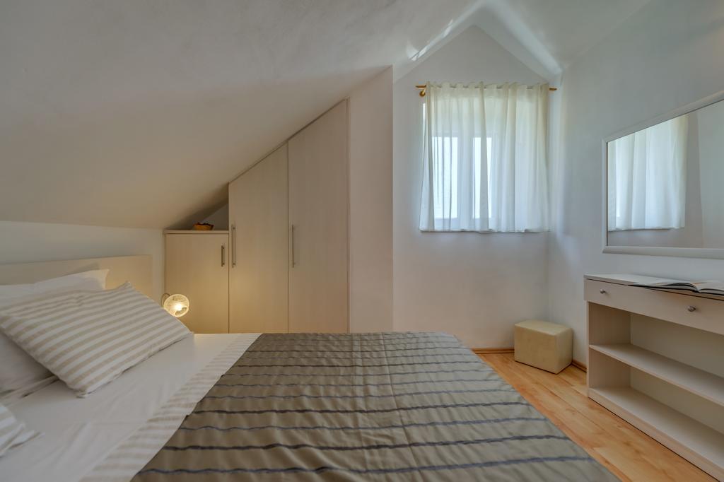 Apartments Obala Bol Eksteriør bilde